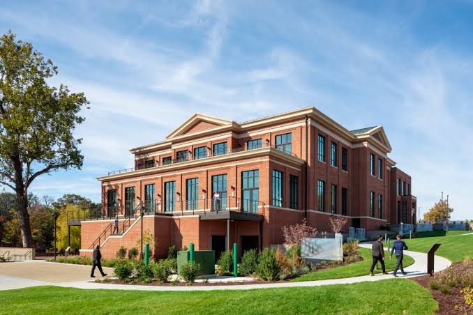 Fluegel Alumni Center